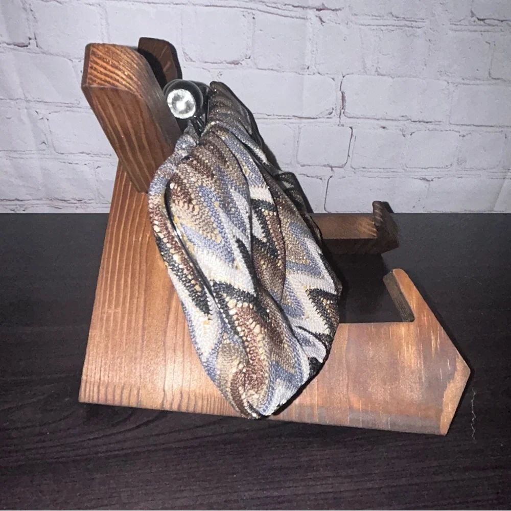 Lulu Townsend Clutch with Chain‎